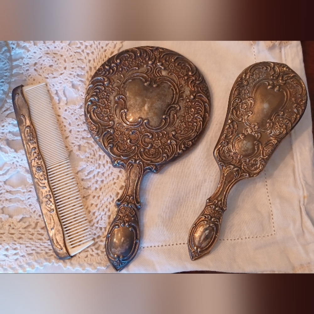 Antique silver HEAVY 3 piece vanity set Mirror Brush and Comb - Picture 1 of 5